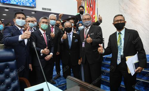 PERSIDANGAN PARLIMEN PENGGAL KETIGA