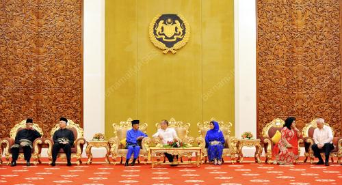 KL55_28022014_AGONG