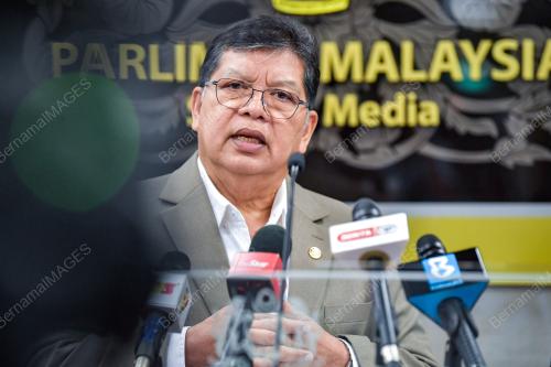 TAN SRI JOHARI ABDUL