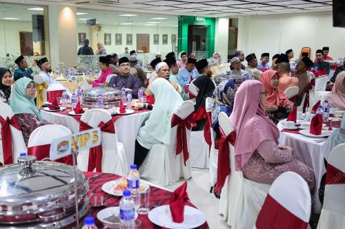 DATUK SERI IR DR ZAINI UJANG