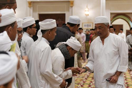 AL-SULTAN ABDULLAH RI'AYATUDDIN AL-MUSTAFA BILLAH SHAH