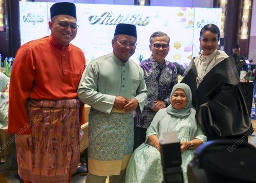 DATUK SERI AMIRUDIN SHARI
