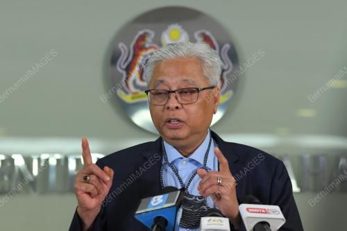 DATUK SERI ISMAIL SABRI YAAKOB 