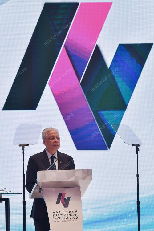 DATUK SERI ISMAIL SABRI YAAKOB