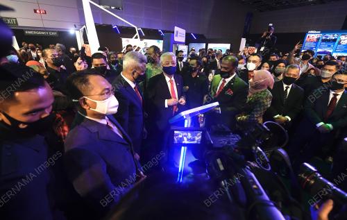 DATUK SERI ISMAIL SABRI YAAKOB