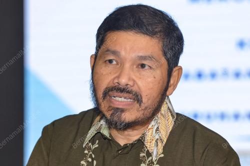 DATUK SERI DR MOHD UZIR MAHIDIN