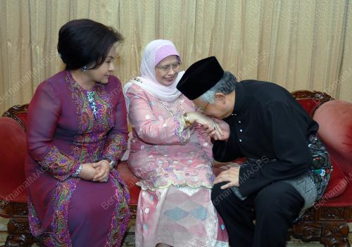 MOHD NAJIB TUN ABDUL RAZAK