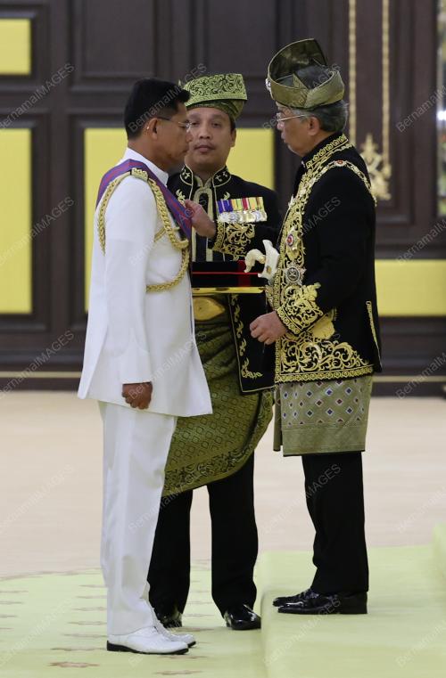 AL-SULTAN ABDULLAH RI'AYATUDDIN AL-MUSTAFA BILLAH SHAH