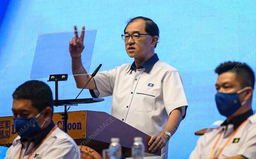 SENATOR DATUK DR MAH HANG SOON