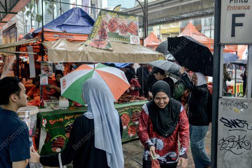 BAZAR RAMADAN HUJAN