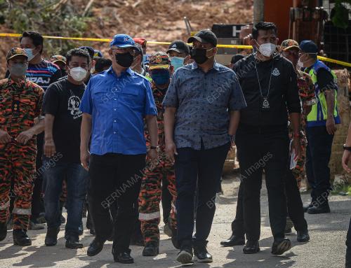 DATUK SERI REEZAL MERICAN NAINA
