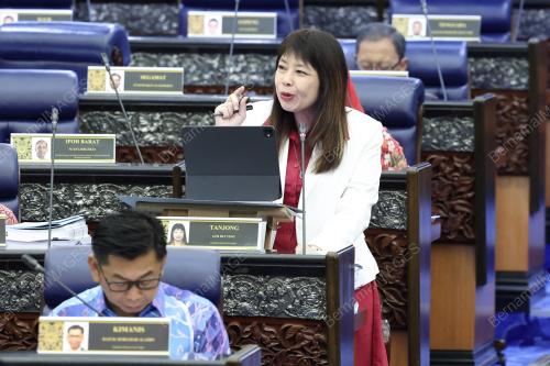 LIM HUI YING