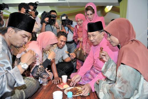 DATUK SERI DR RAIS YATIM