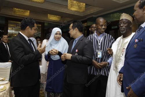 PROF DATUK DR NOOR AZIZI ISMAIL