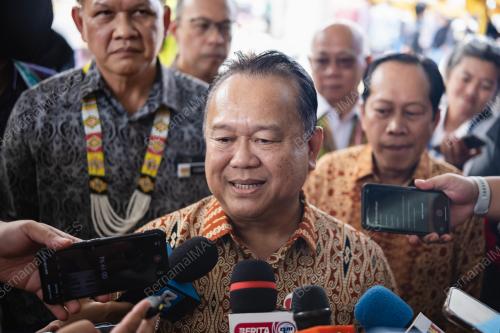 DATUK SERI ALEXANDER NANTA LINGGI