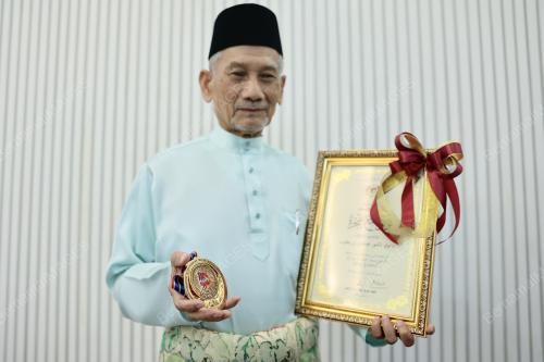 DATUK DR ABDUL MONIR YAACOB
