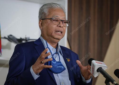 DATUK SERI ISMAIL SABRI YAAKOB