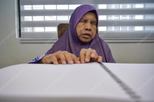 GOLONGAN BUTA YANG CELIK AL-QURAN