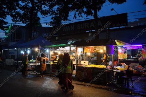 TINJAUAN LANJUTAN WAKTU OPERASI KEDAI MAKAN