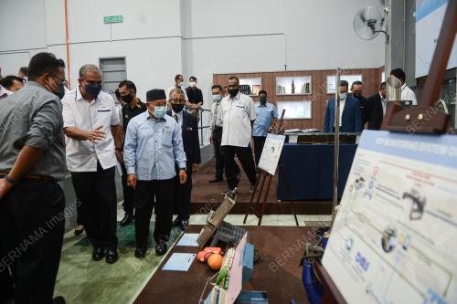 DATUK SERI TUAN IBRAHIM TUAN MAN
