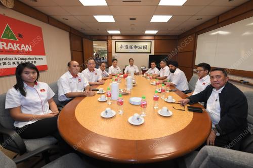 DATUK DR DOMINIC LAU