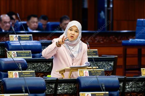 FADHLINA SIDEK