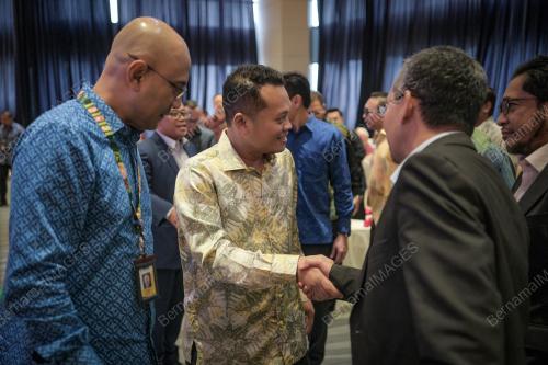 NIK NAZMI NIK AHMAD