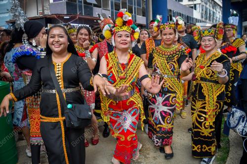 PERARAKAN BUDAYA BORNEO