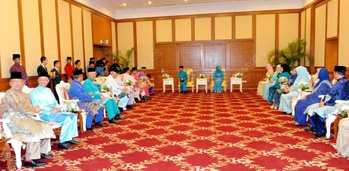 KL56_25112012_AGONG