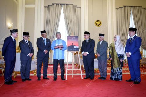 AL-SULTAN ABDULLAH RI'AYATUDDIN AL-MUSTAFA BILLAH SHAH