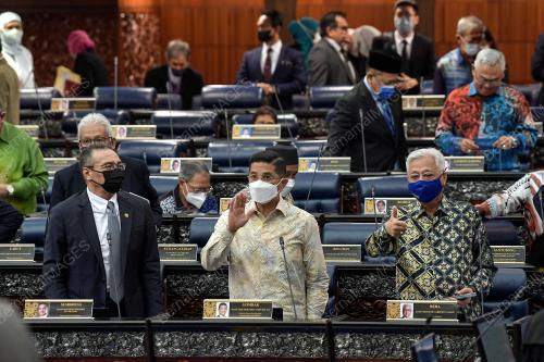 DATUK SERI ISMAIL SABRI YAAKOB