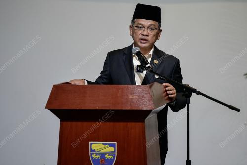 DATUK DR MOHD NA'IM MOKHTAR