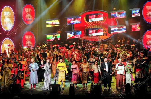 KL57_01032012_ASEAN_MUSICAL