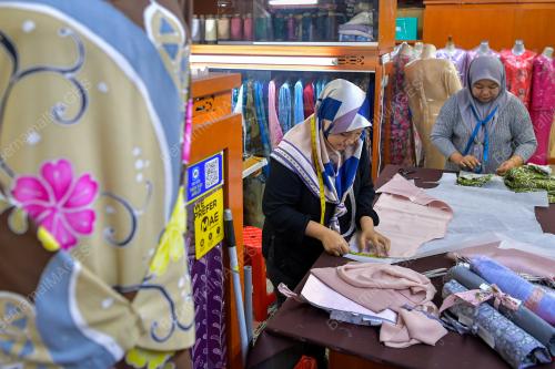 TEMPAHAN JAHIT BAJU RAYA