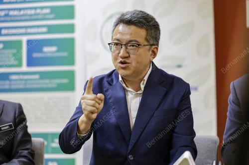 LIEW CHIN TONG