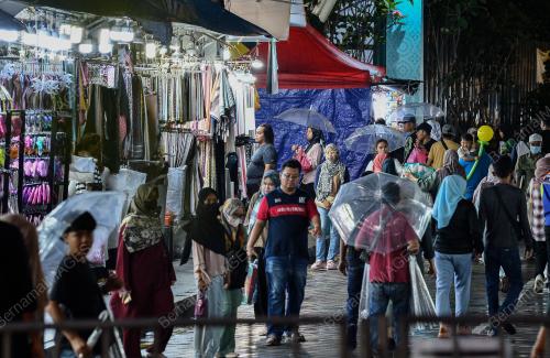 TINJAUAN ORANG RAMAI MEMBELI BELAH