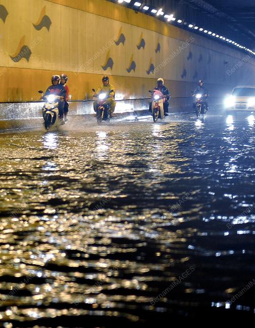 KL57_10042013_BANJIR