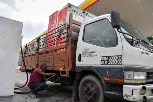 HARGA MINYAK DIESEL NAIK
