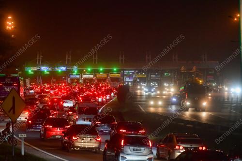 TINJAUAN ALIRAN TRAFIK LEBUHRAYA KARAK