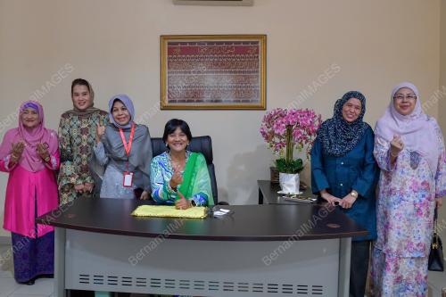 TUNKU PUTERI INTAN SAFINAZ