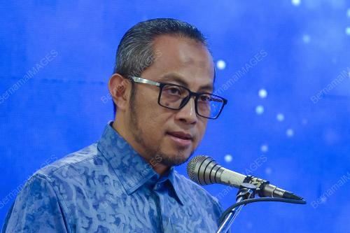 MOHD AMRAN MOHD HARIS