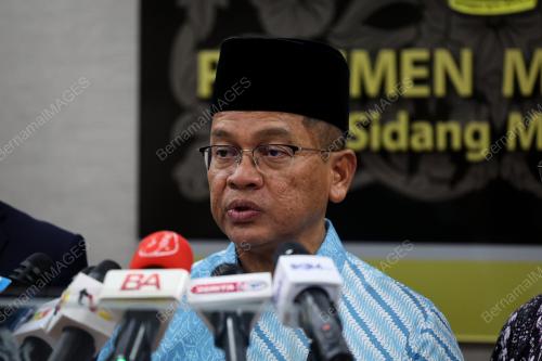 DATUK DR MOHD NA'IM MOKHTAR