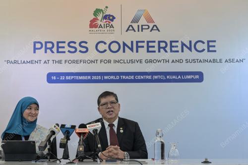 TAN SRI JOHARI ABDUL