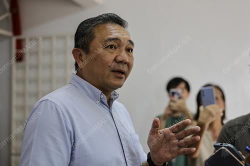 TANAH RUNTUH PUCHONG