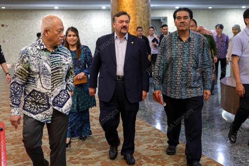 SENATOR DATUK SERI AMIR HAMZAH AZIZAN