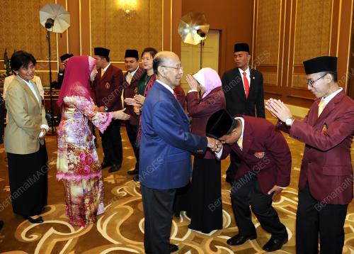KL57_24022014_AGONG
