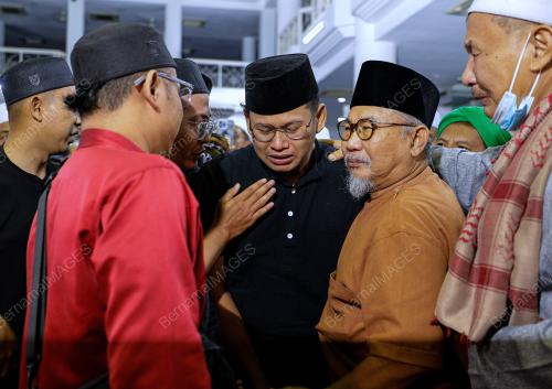 ALLAHYARHAM LT KDR WAN REZAUDEEN KAMAL WAN ZAINAL ABIDIN