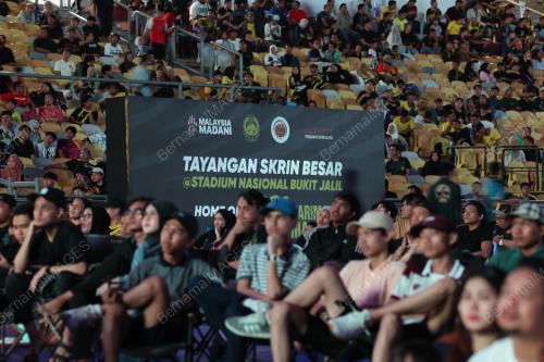 TAYANGAN SKRIN BESAR BOLA SEPAK