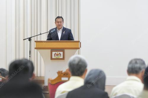 DATUK SERI ALEXANDER NANTA LINGGI