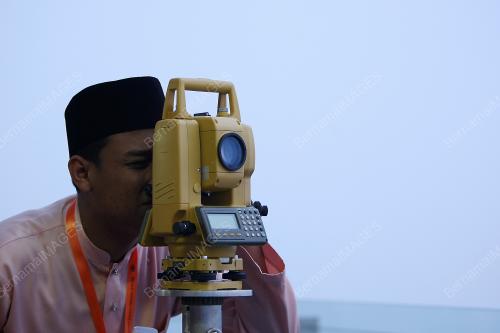 KL57_27062014_ANAK_BULAN